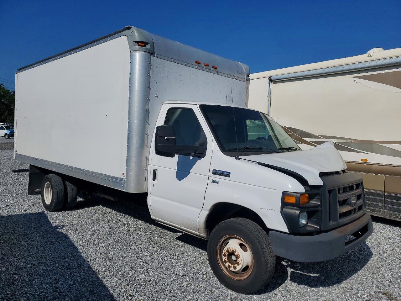 2013 Ford E-350