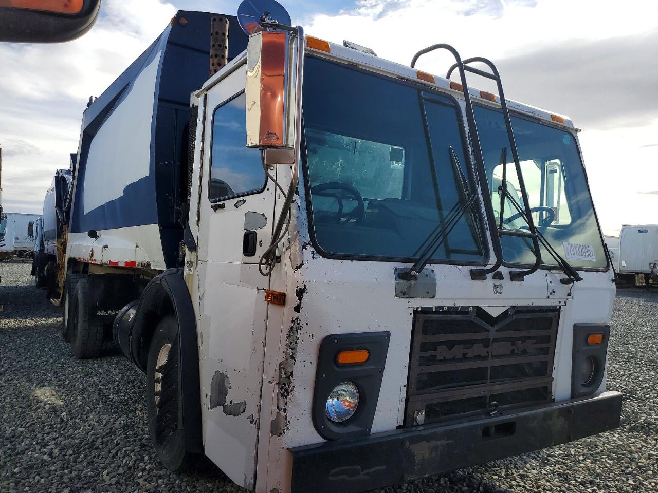 2008 Mack Leu613