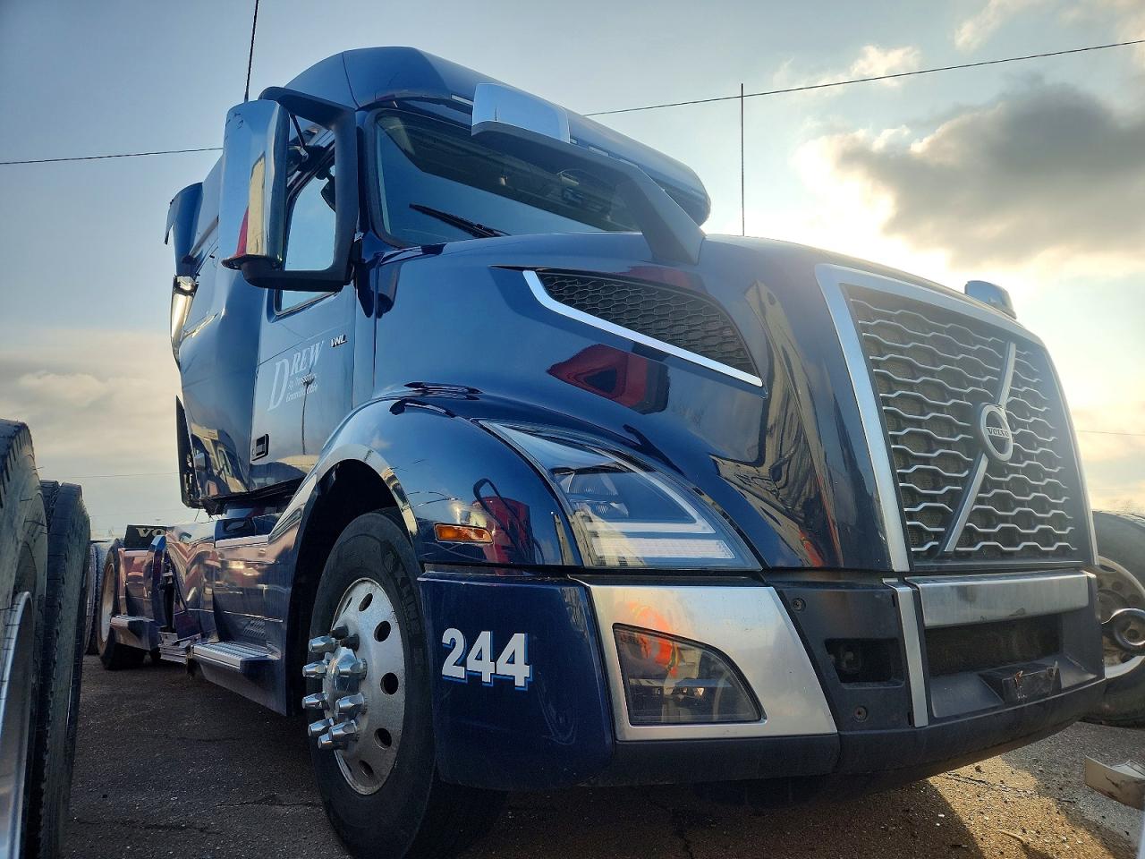 2023 Volv Vn