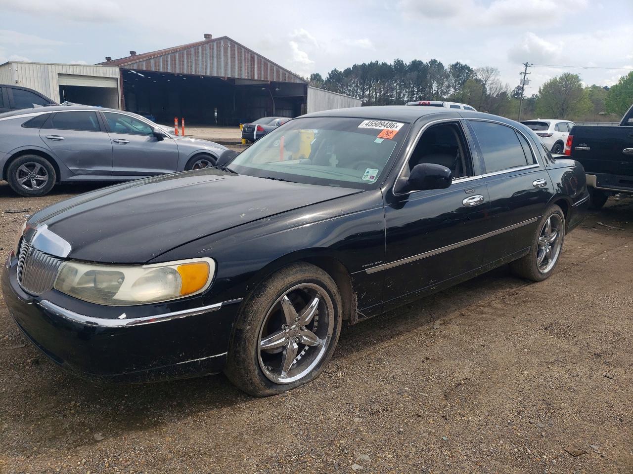 2000 Lincoln Town Car