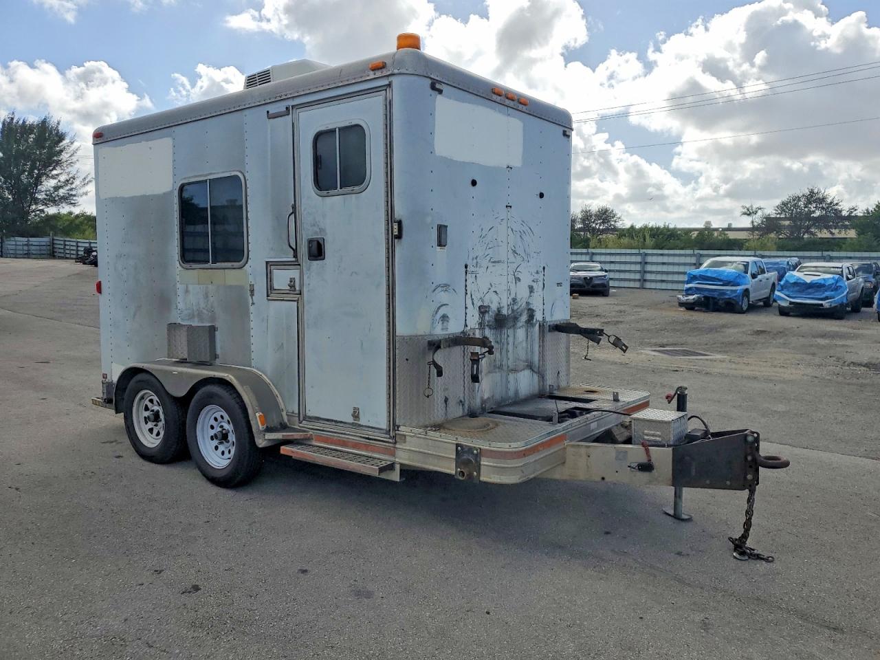 1999 Featherlite Unknown