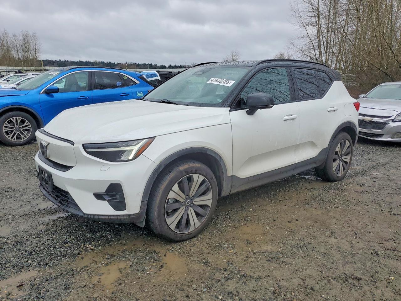 2023 Volv Xc40