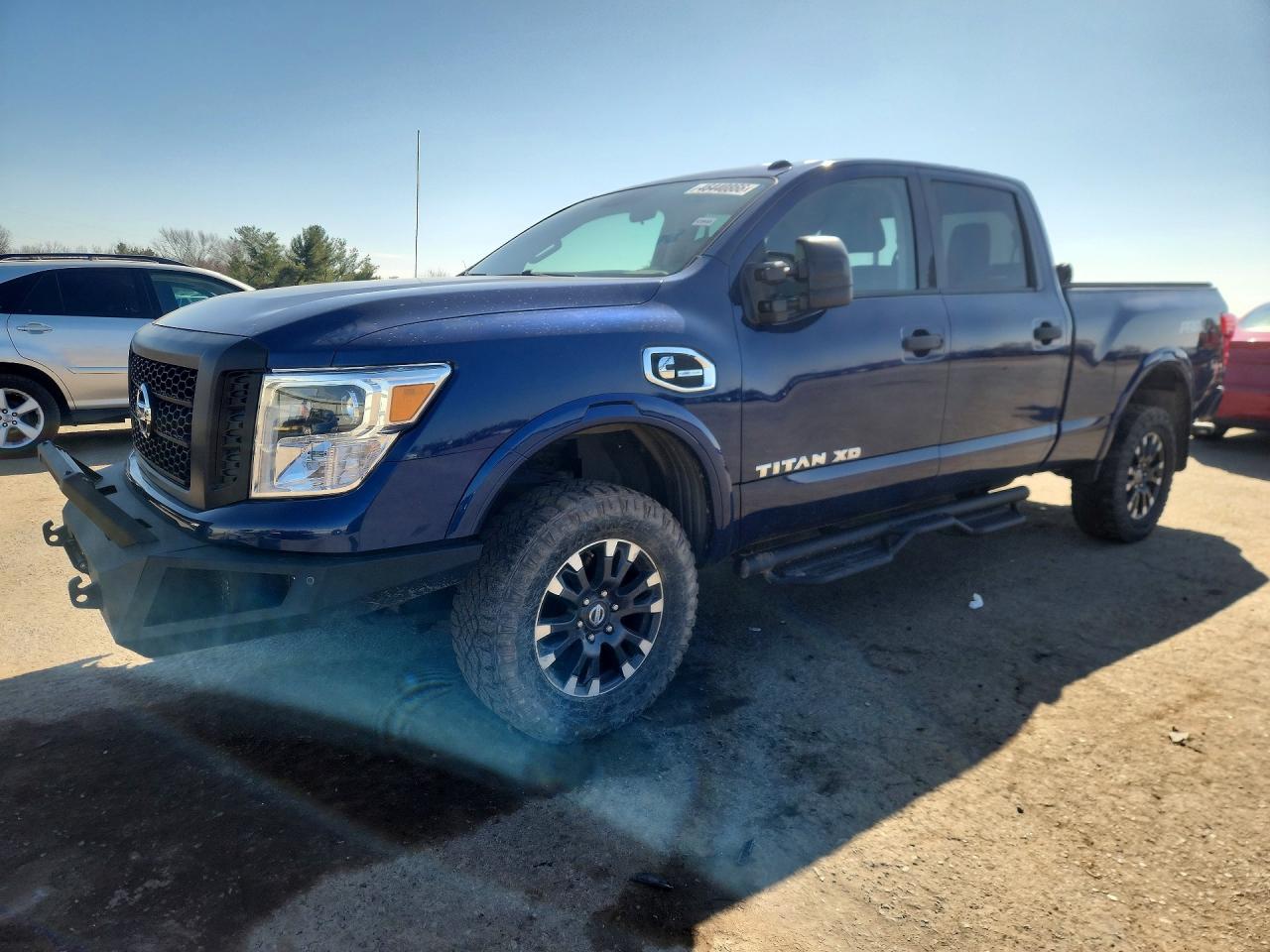 Nissan Titan