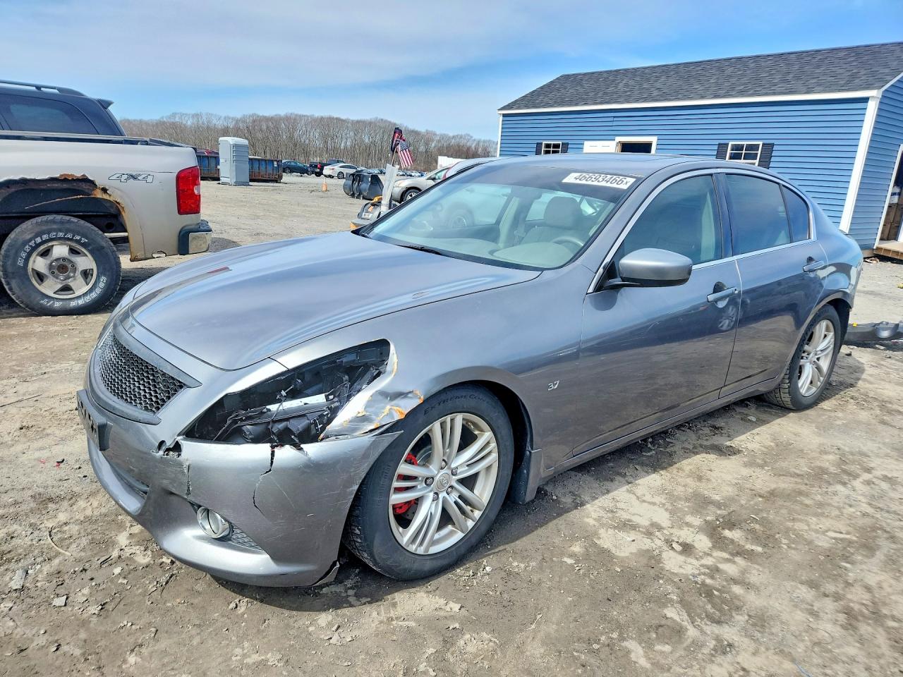 2015 Infiniti Q40