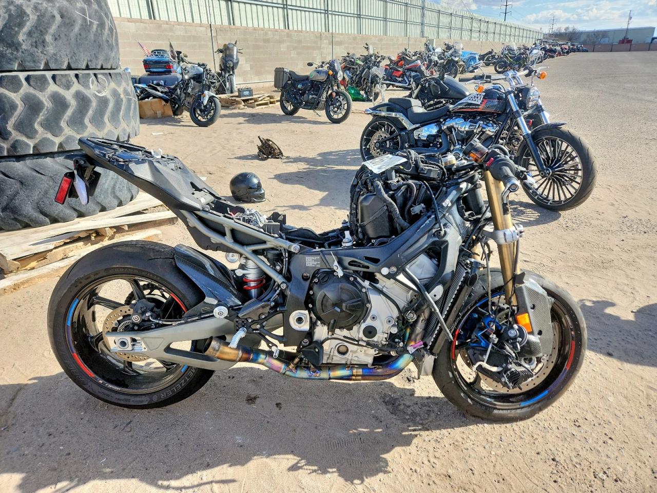 2025 BMW S 1000