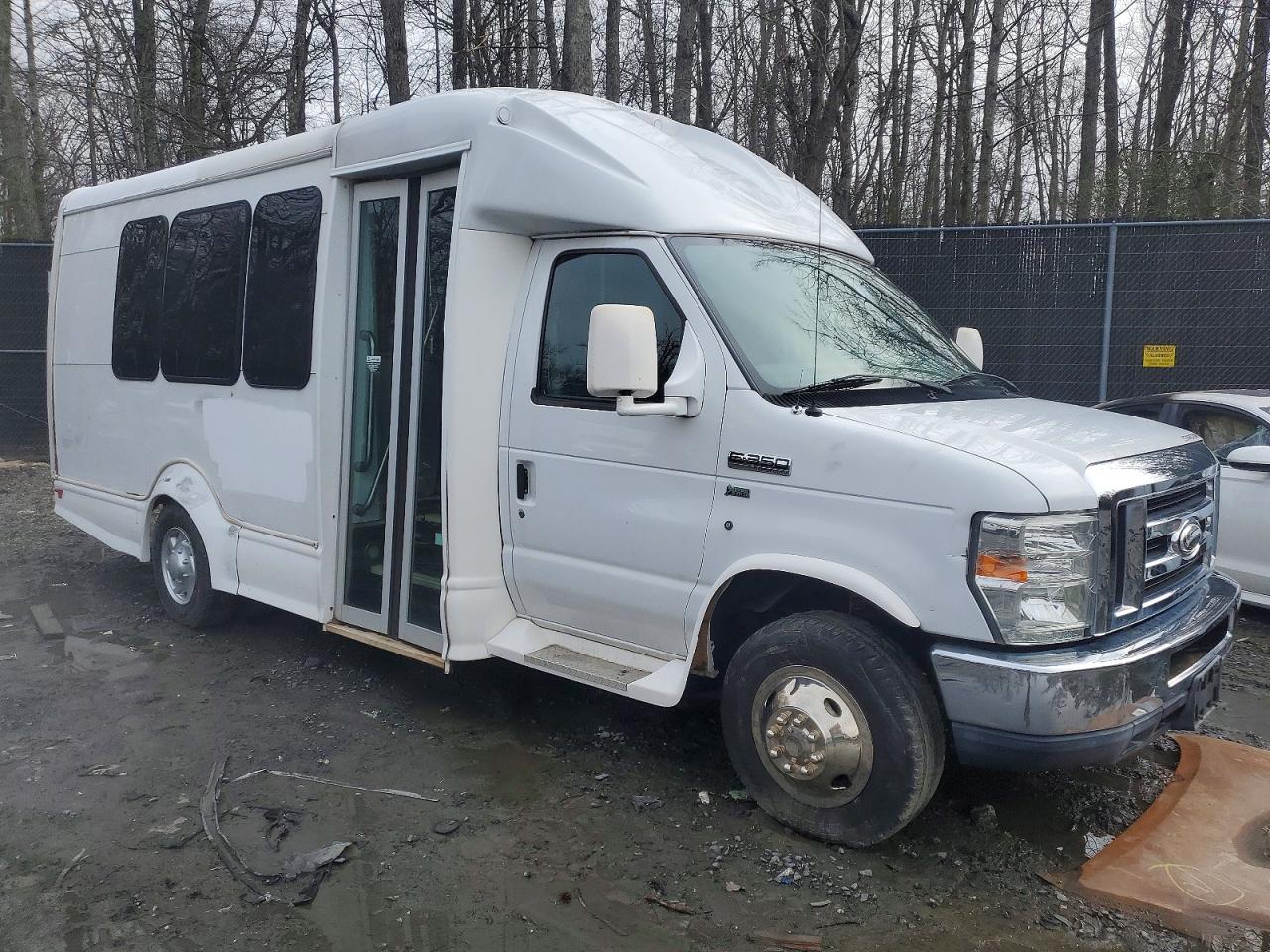 2015 Ford Econoline E350