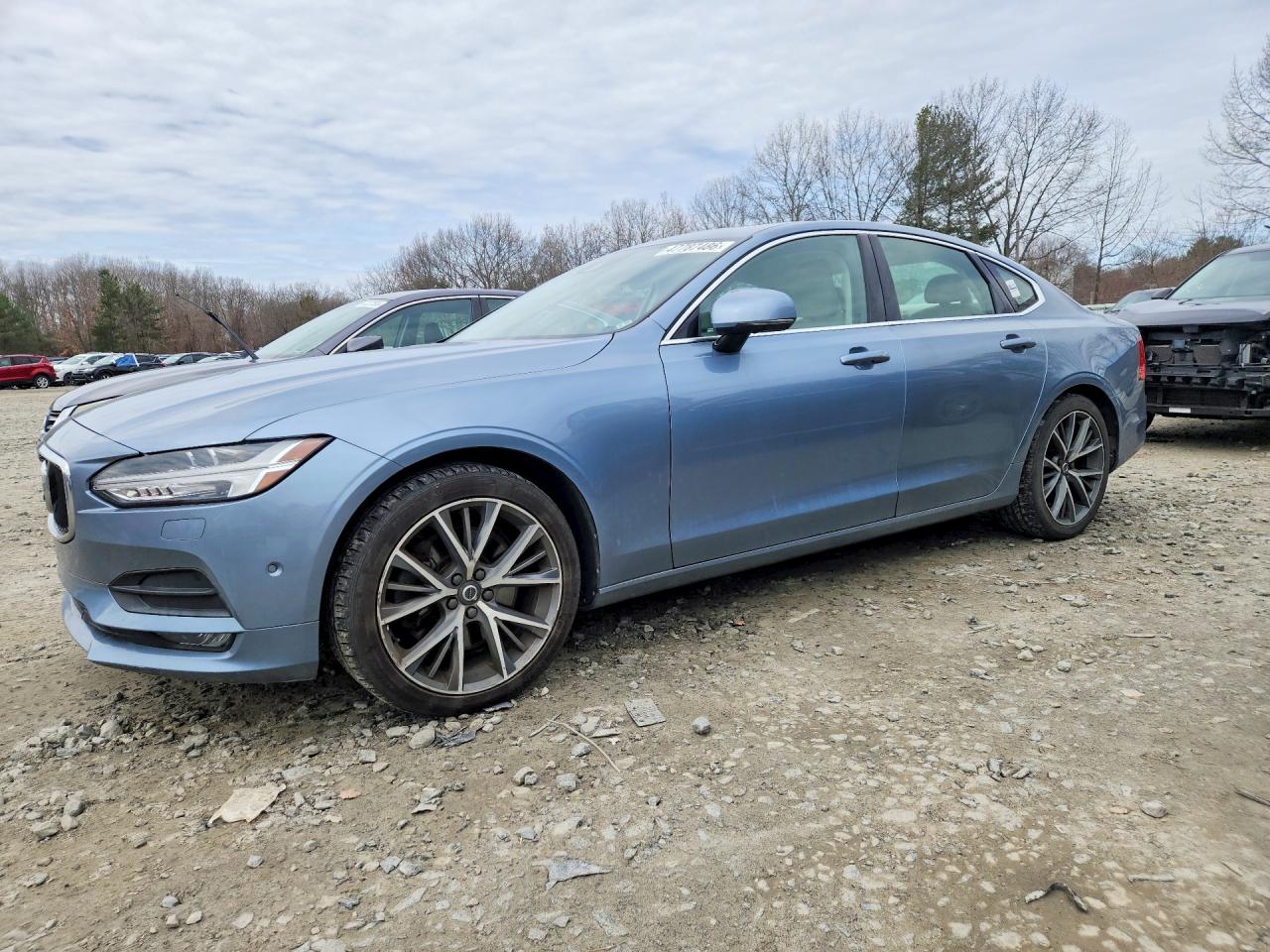 2017 Volvo S90