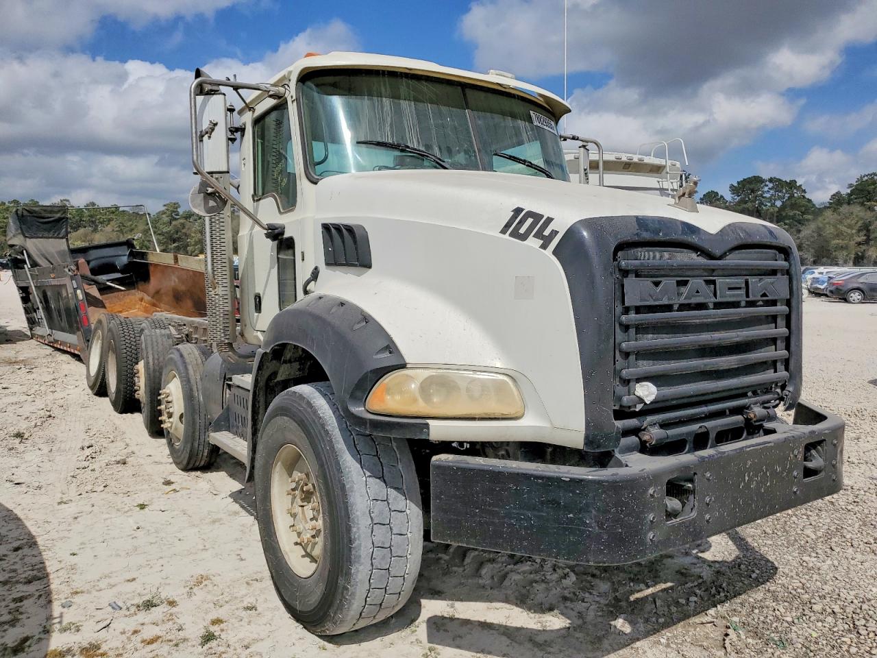 2016 Mack Granite