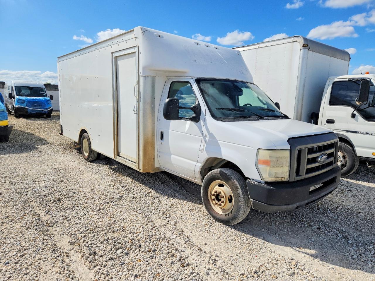 2024 Ford E-350