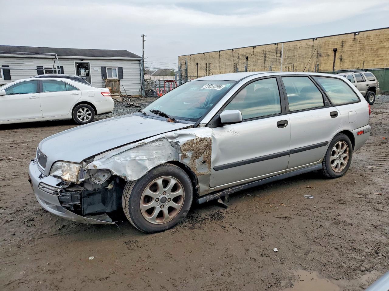 2001 Volvo V40