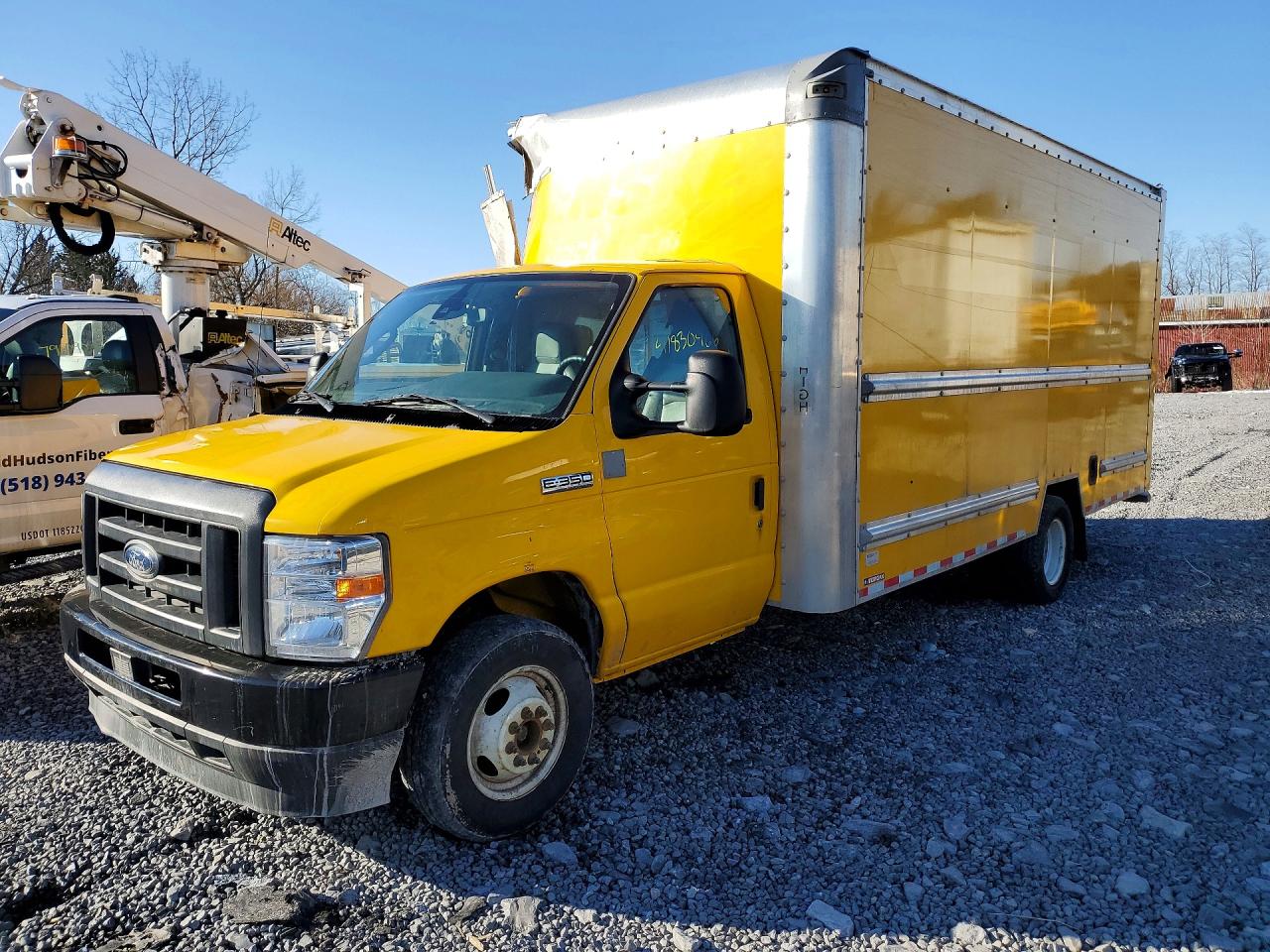 2022 Ford E-350