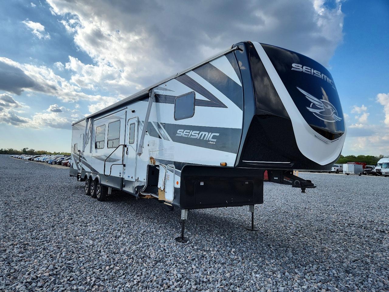 2023 Jayco Seismic