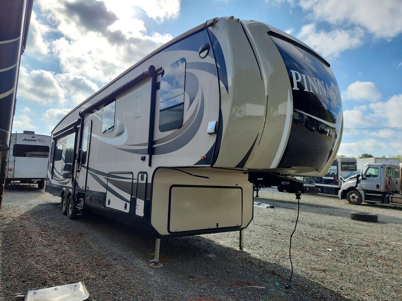 2017 Jayco Pinnacle