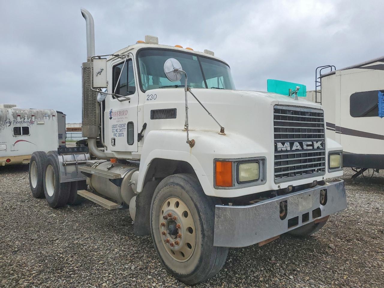 2001 Mack Ch613
