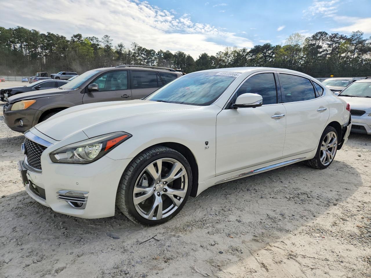 2018 Infiniti Q70