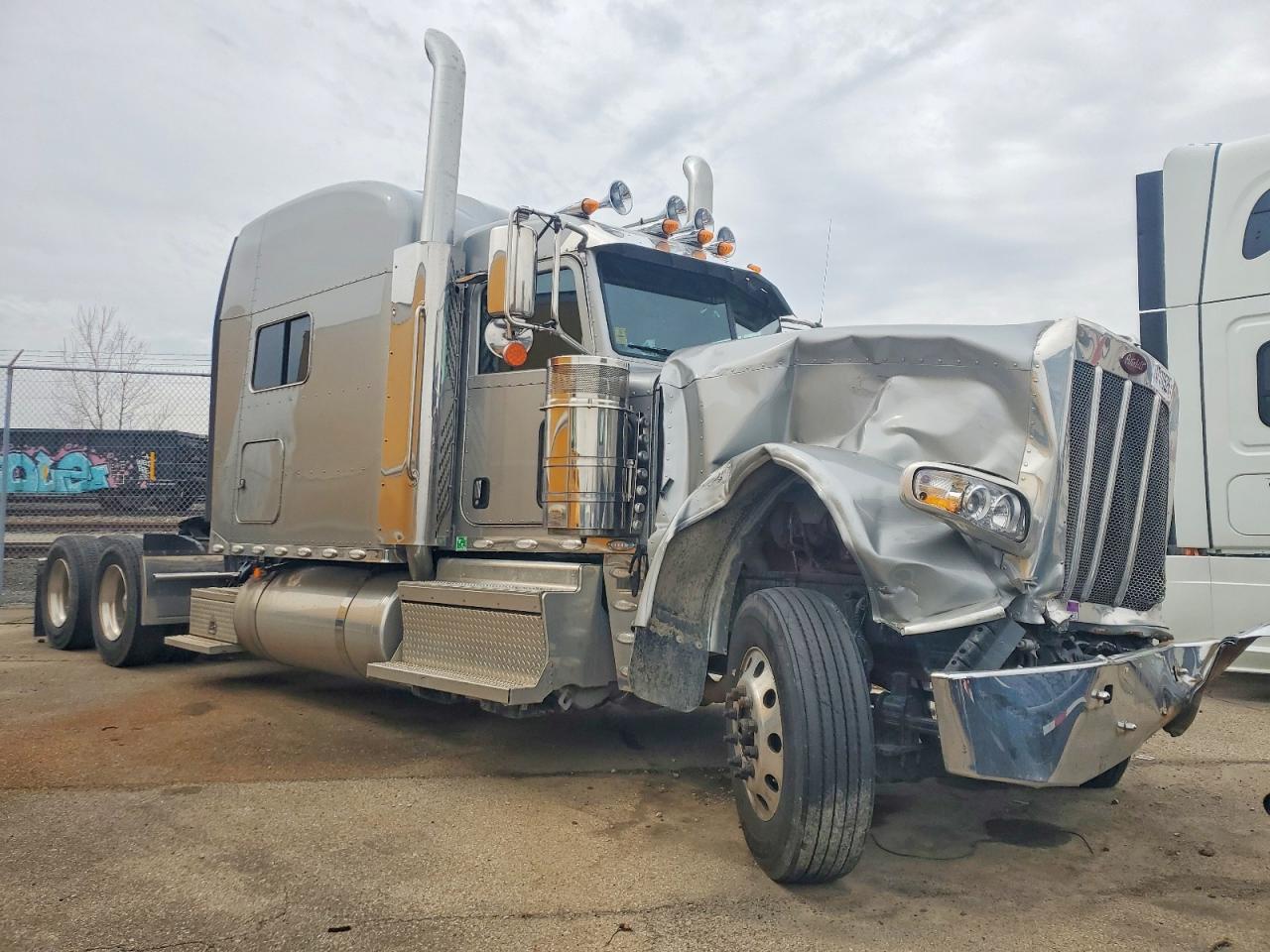 2024 Peterbilt 389