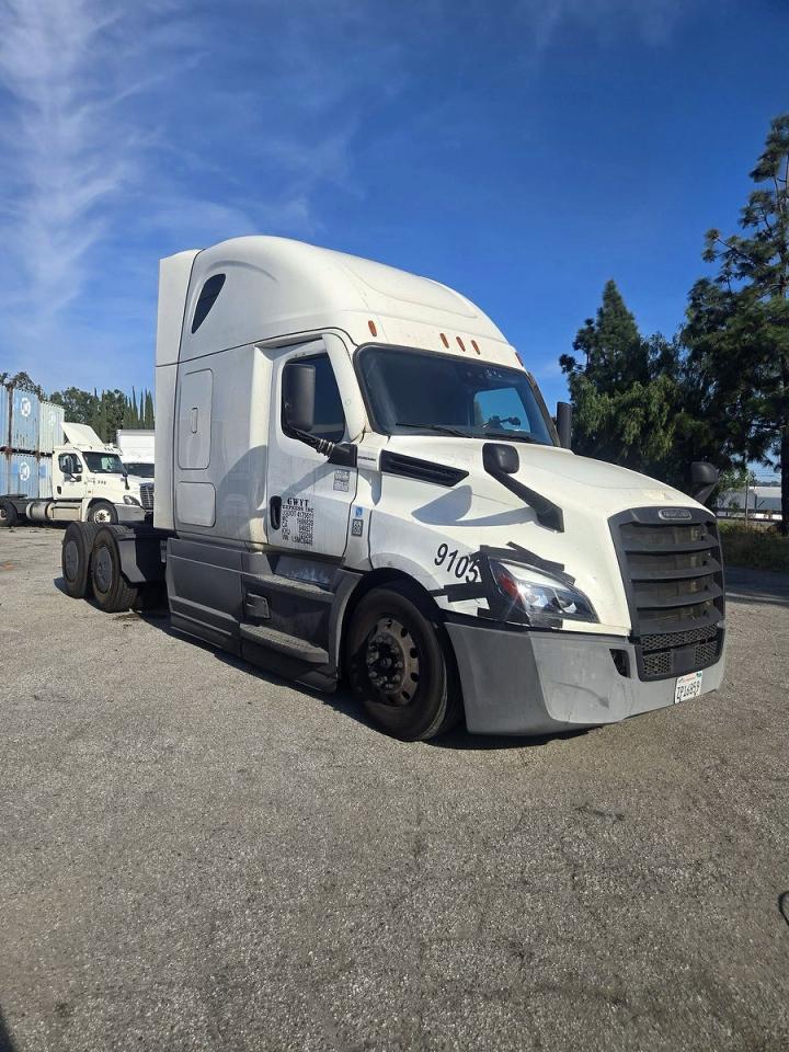 2020 Freightliner Cascadia