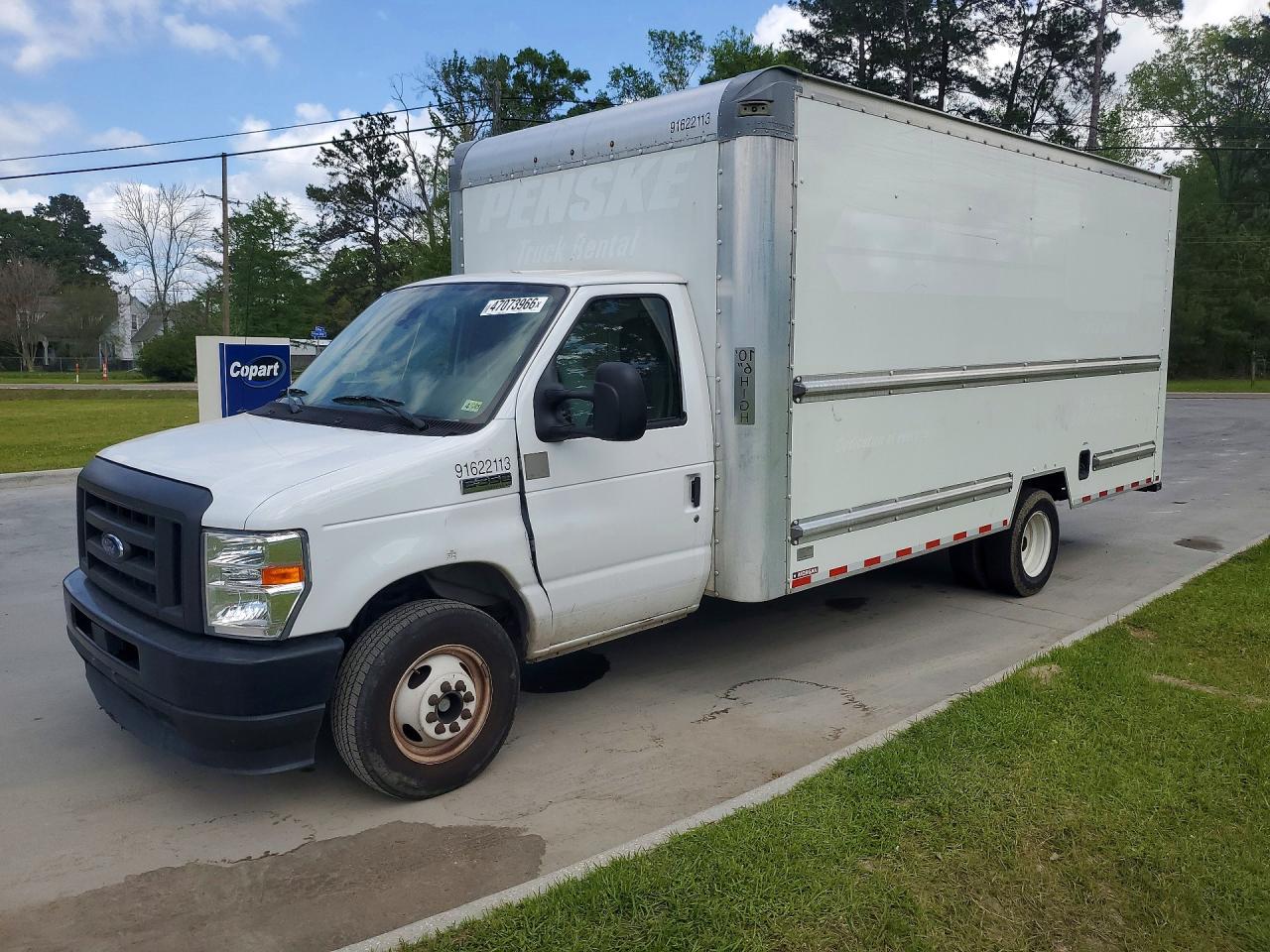 2022 Ford E-350