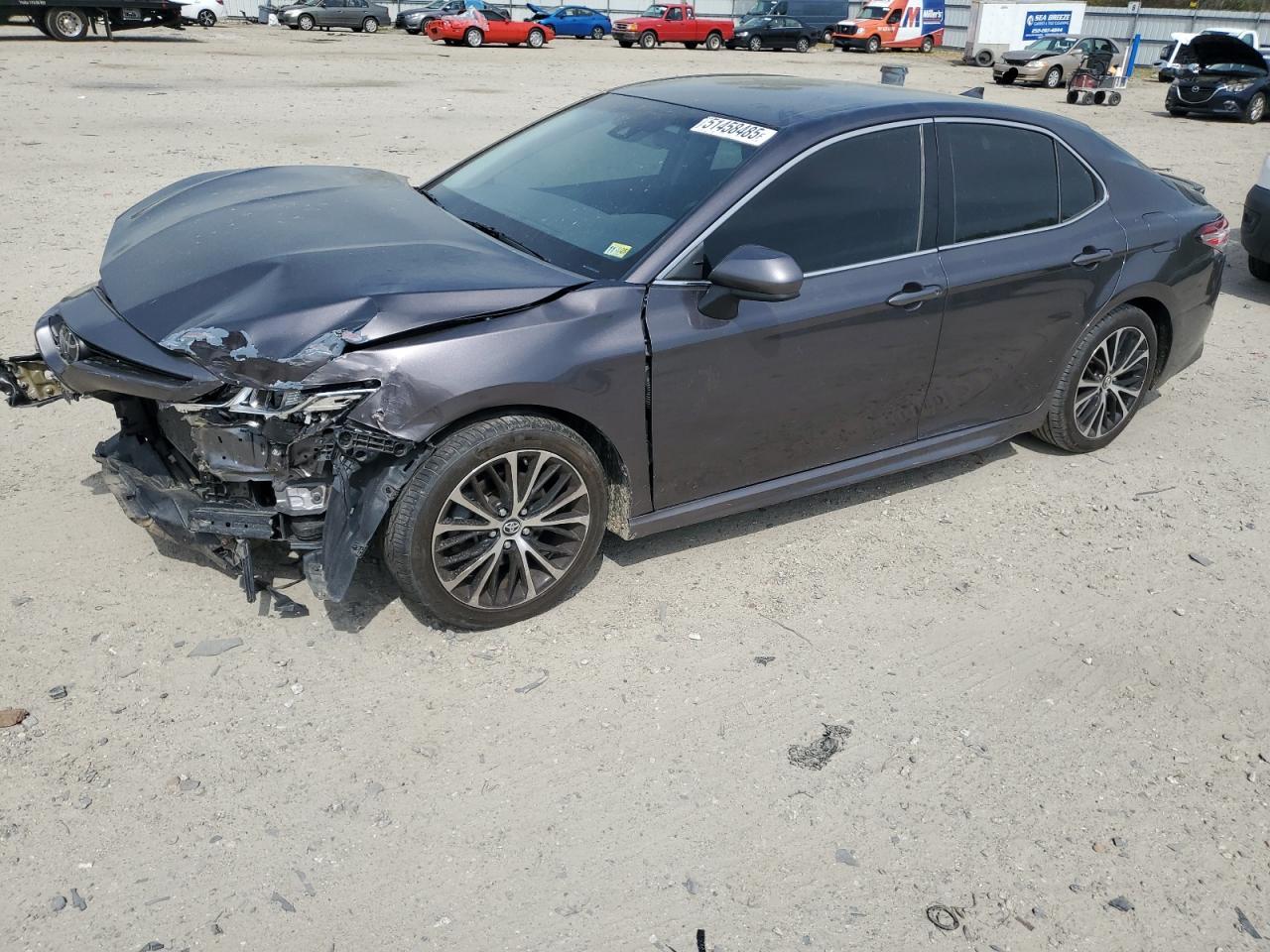 2020 Toyota Camry se SE