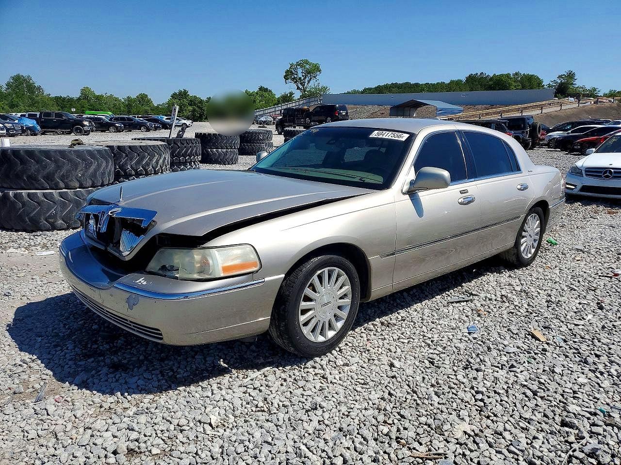 2003 Lincoln Town Car