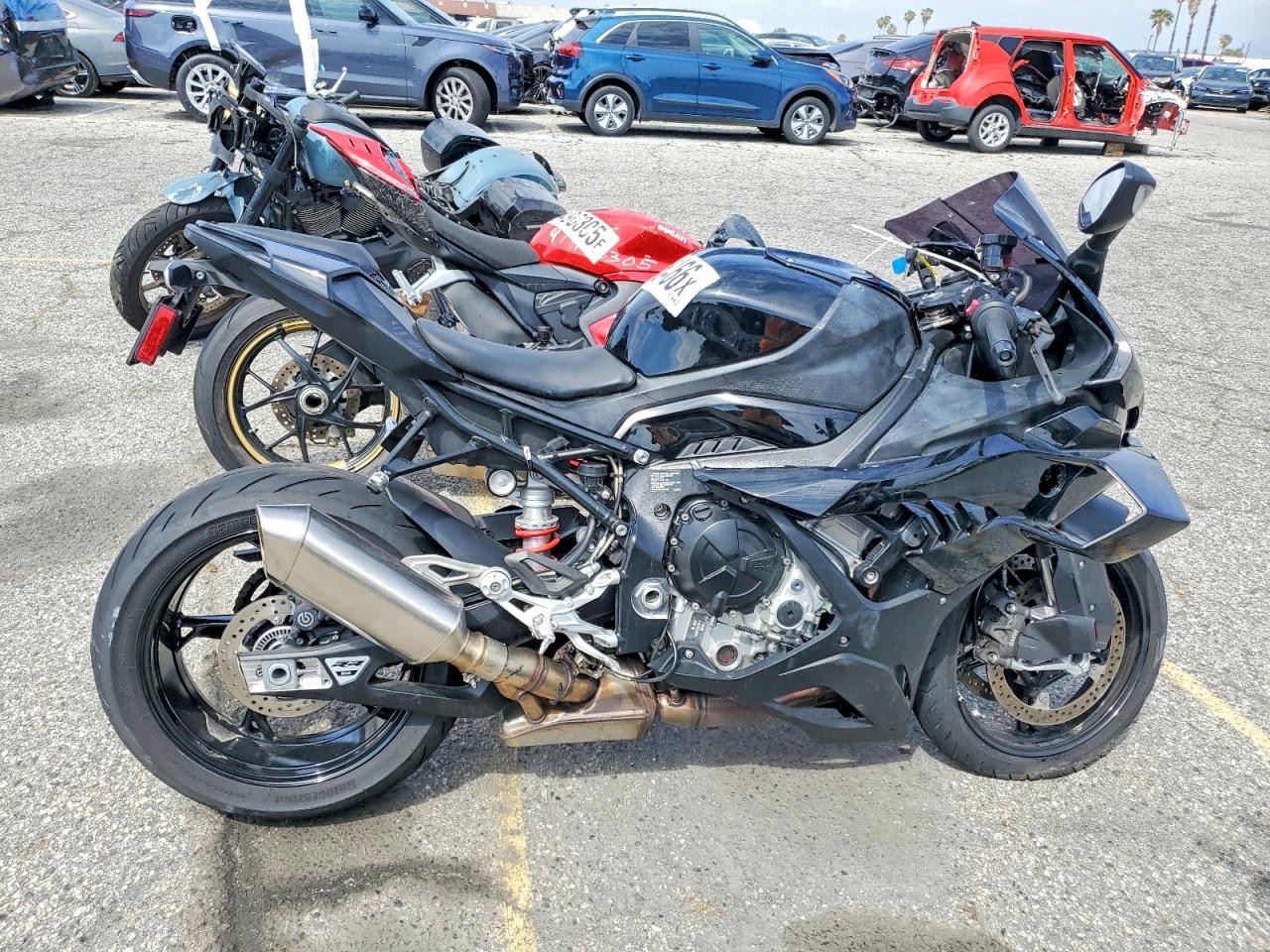 2025 BMW S 1000