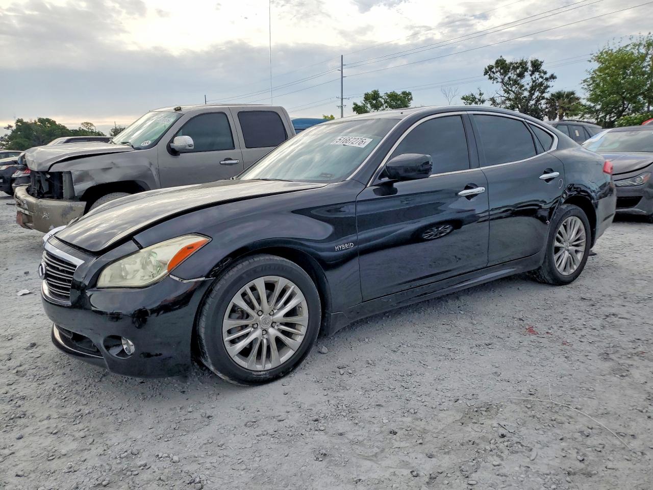 Infiniti M35h