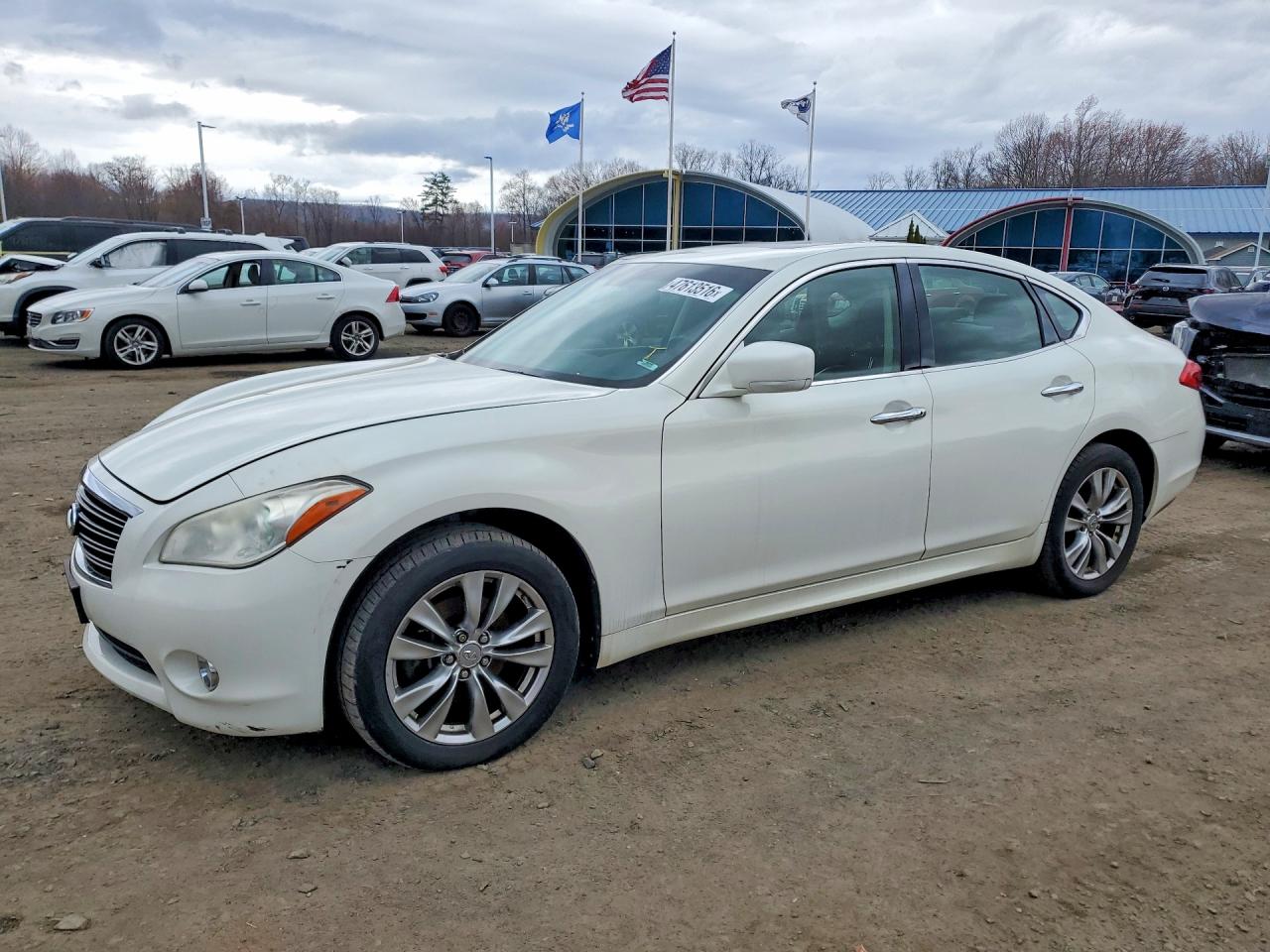 2013 Infiniti M37