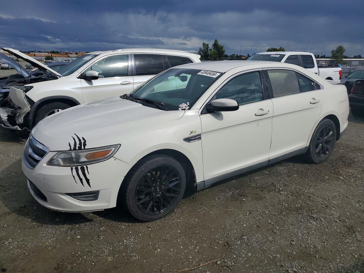 2011 Ford Taurus