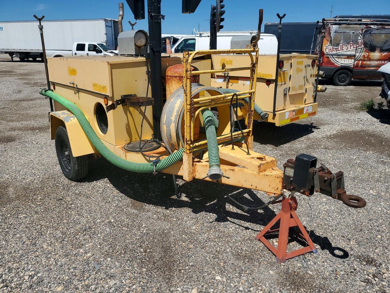2000 Fenx Manhole Tr