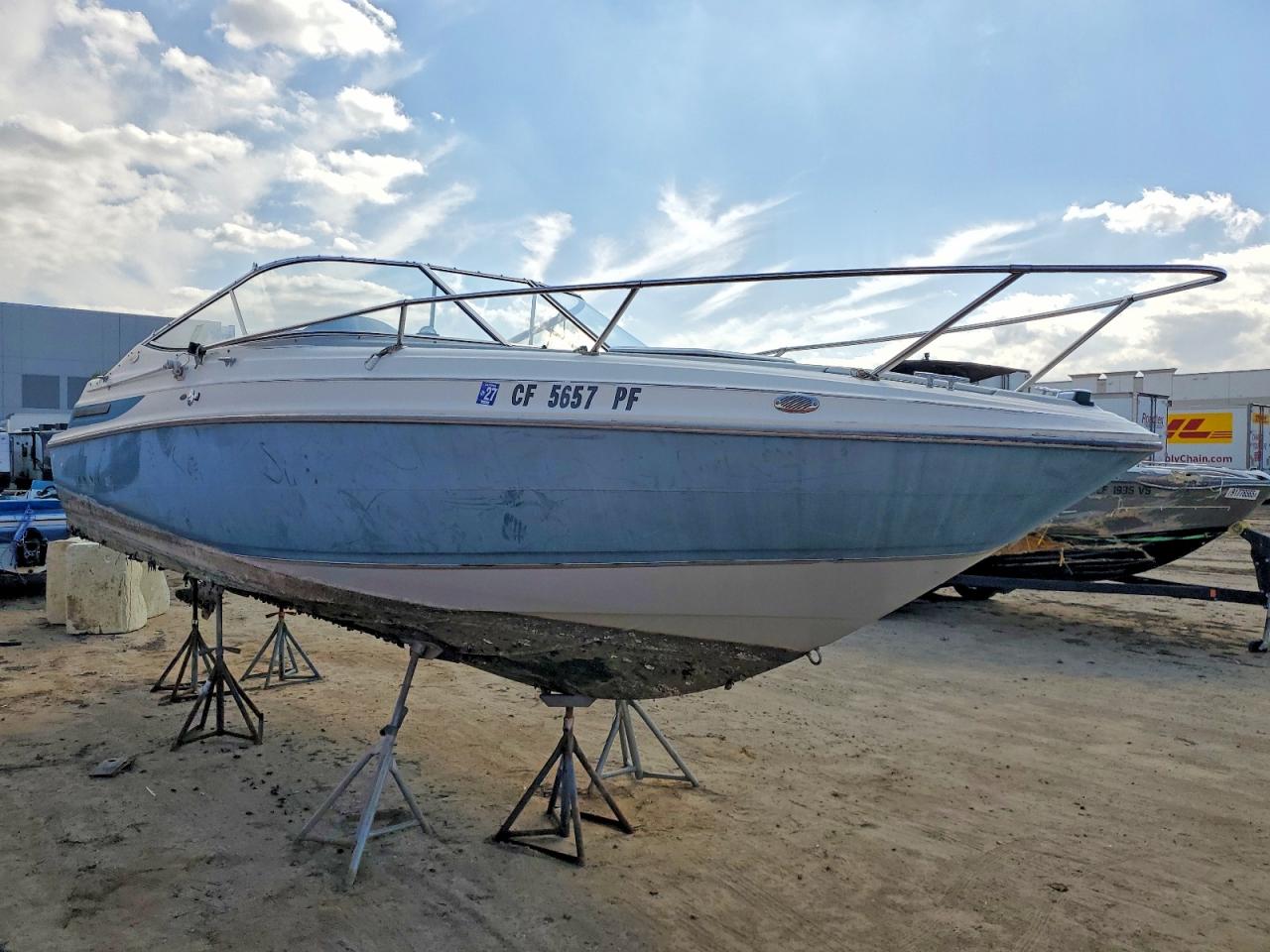 1998 Maxum Boat