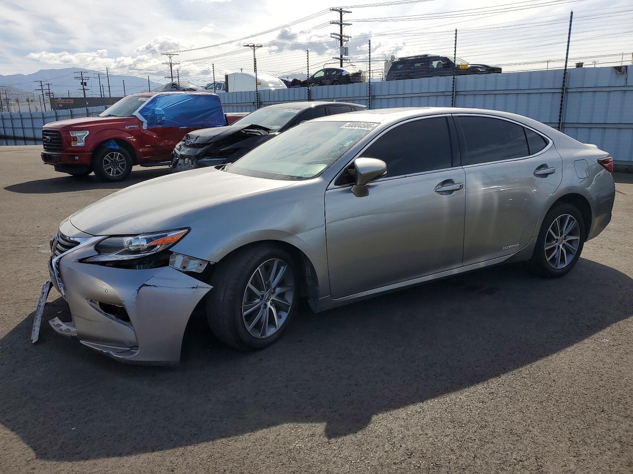 2016 Lexus ES 300h