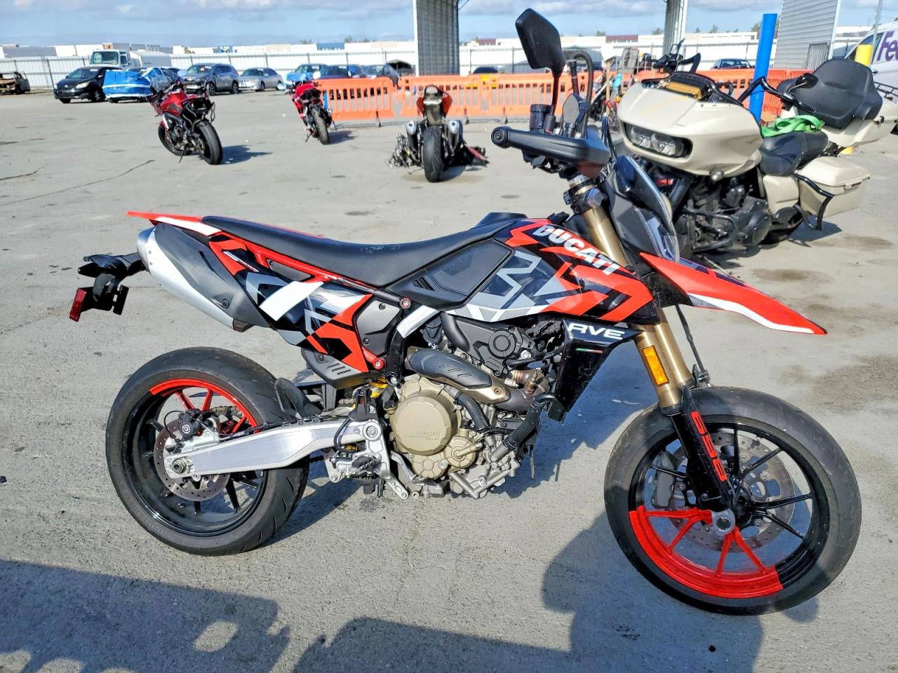 2025 Ducati HYPERMOTARD