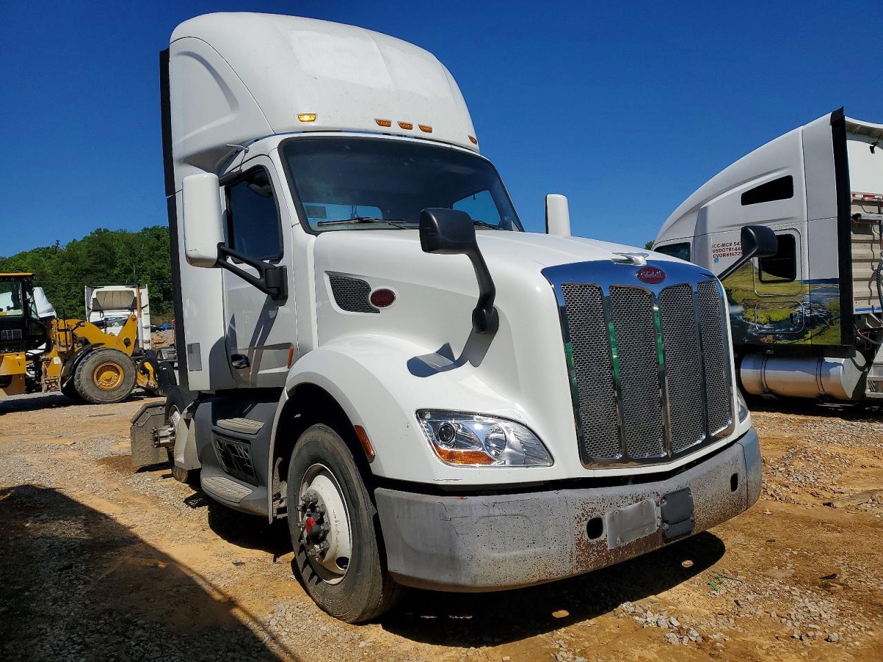 2017 Peterbilt 579