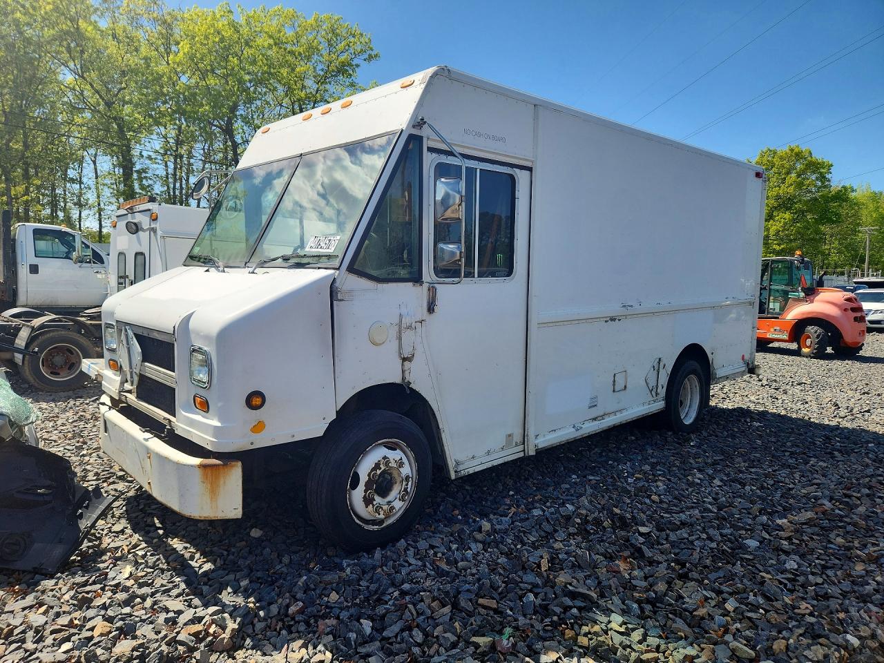 2004 Freightliner Mt45g