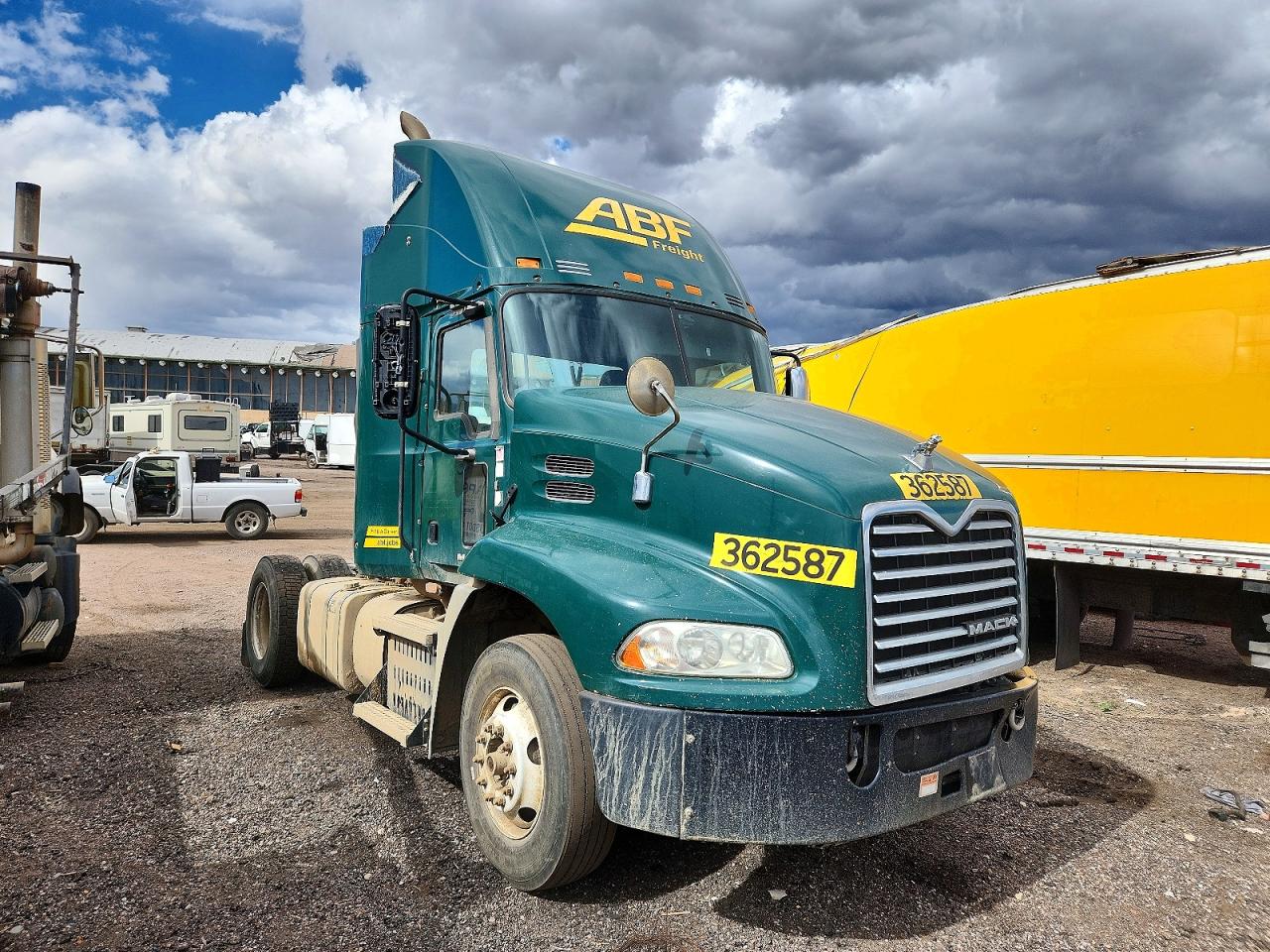 2017 Mack Cxu612
