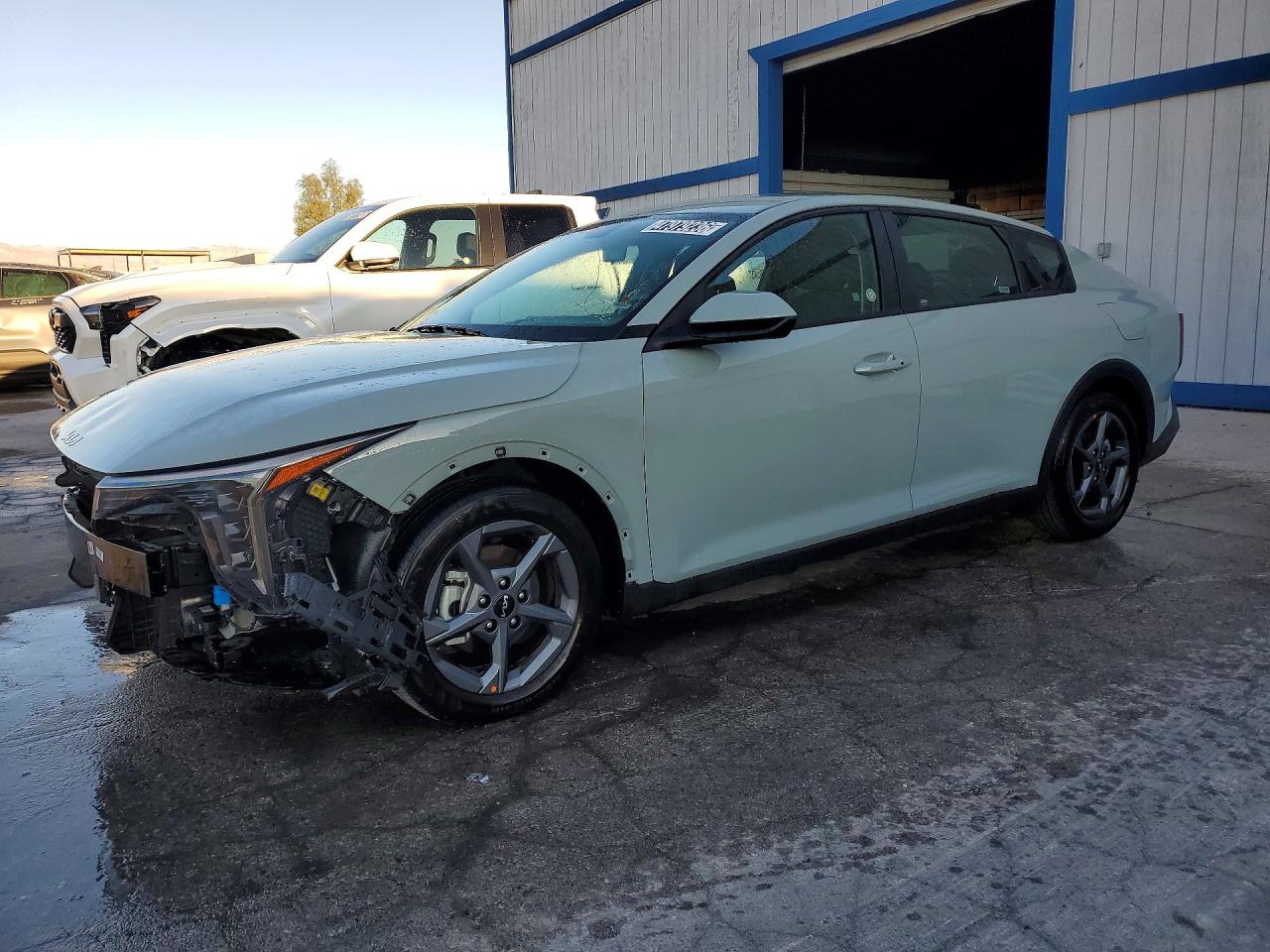 2025 Kia K4