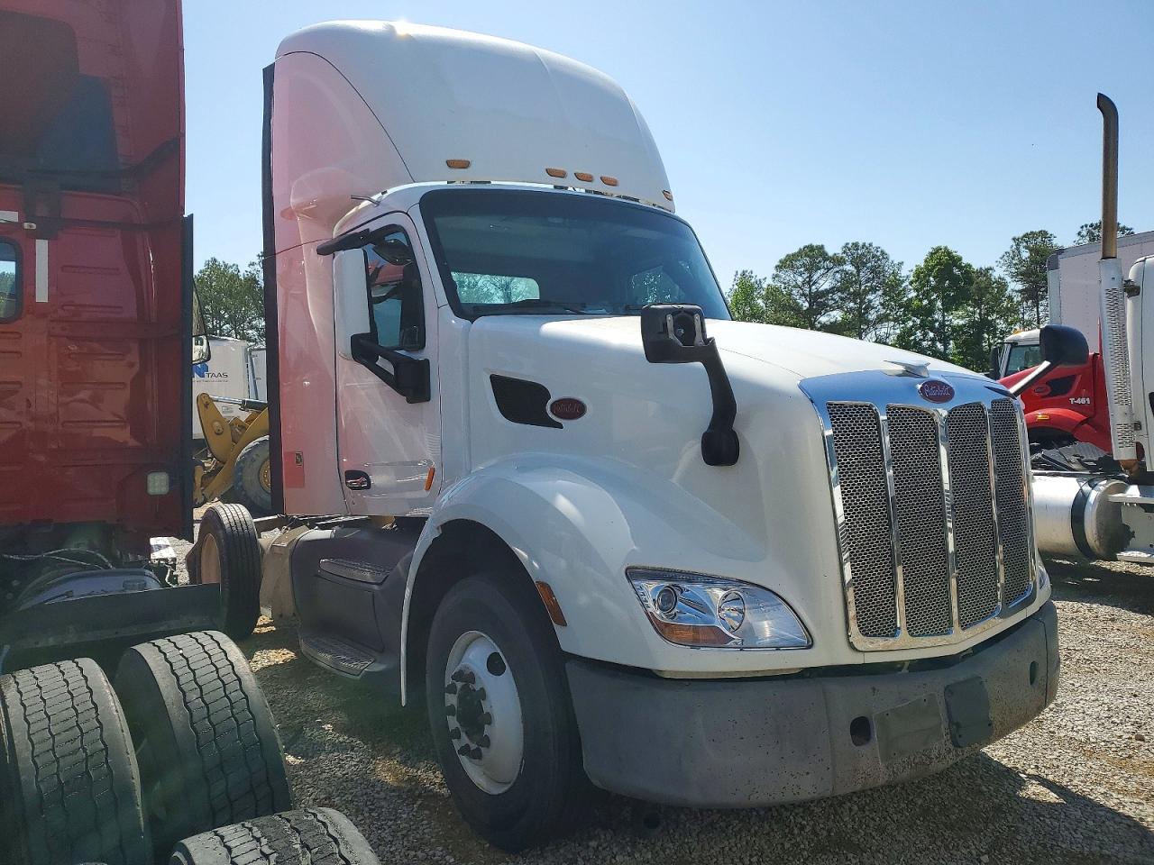2017 Peterbilt 579