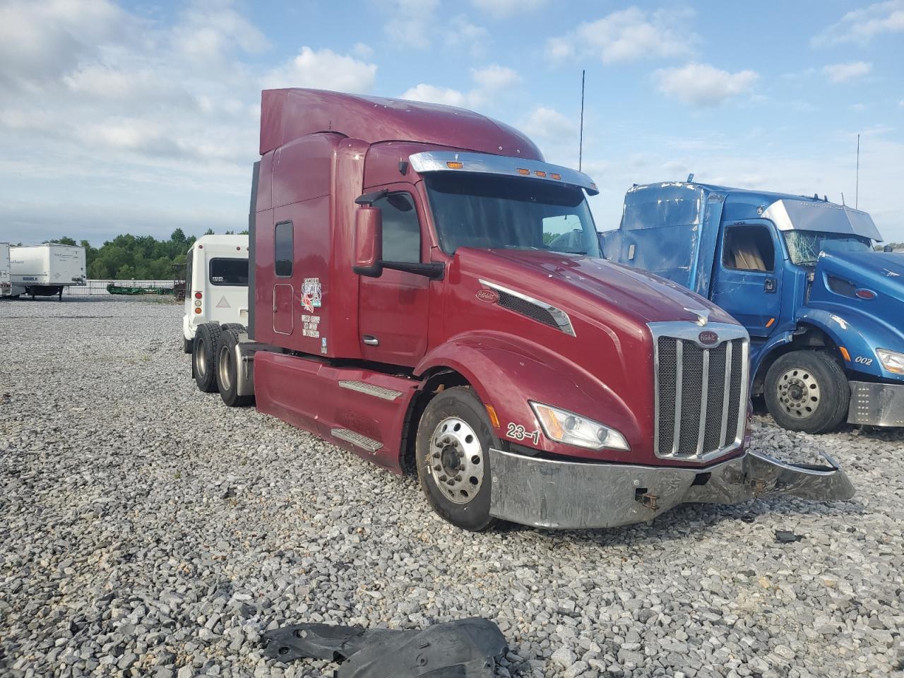2023 Peterbilt tractor 579