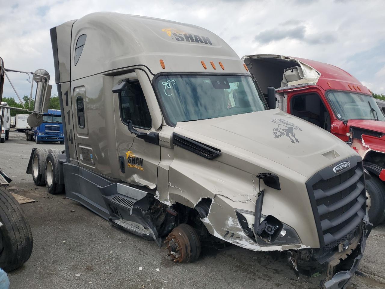 2022 Freightliner Cascadia 1