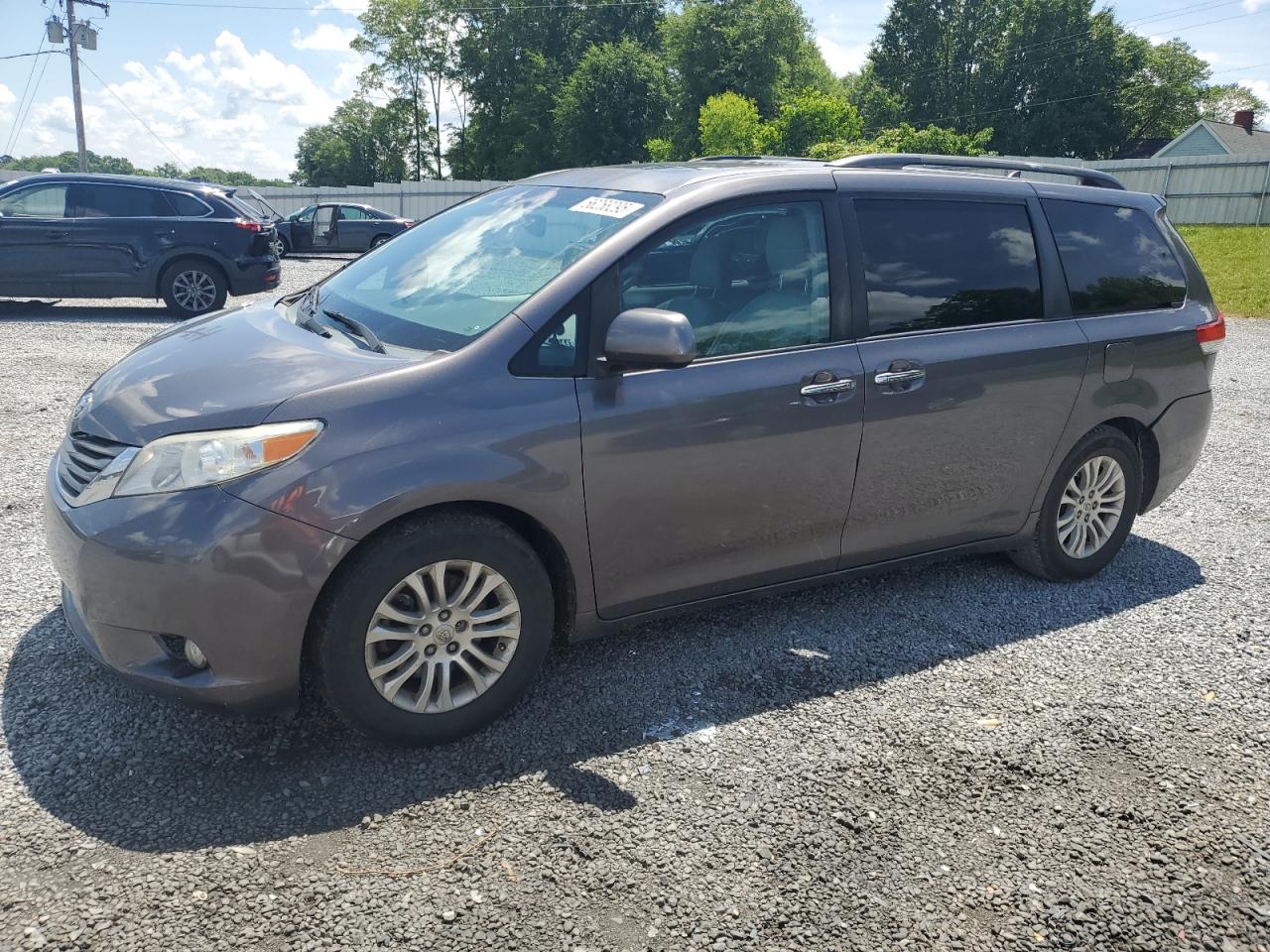 2012 Toyota Sienna xle