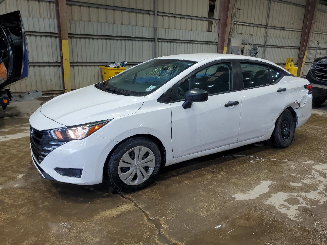 2023 Nissan Versa s S