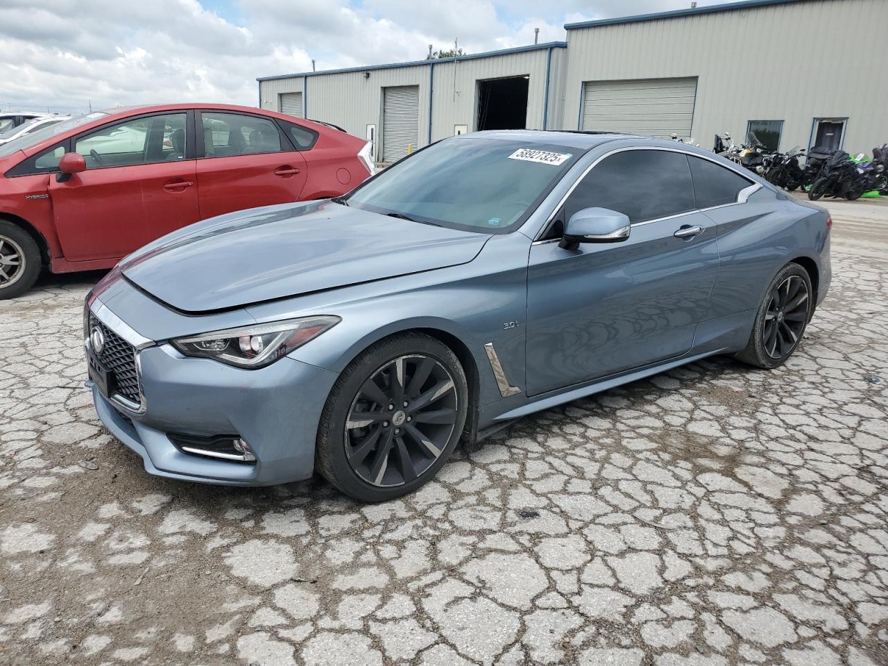Infiniti Q60 premiu