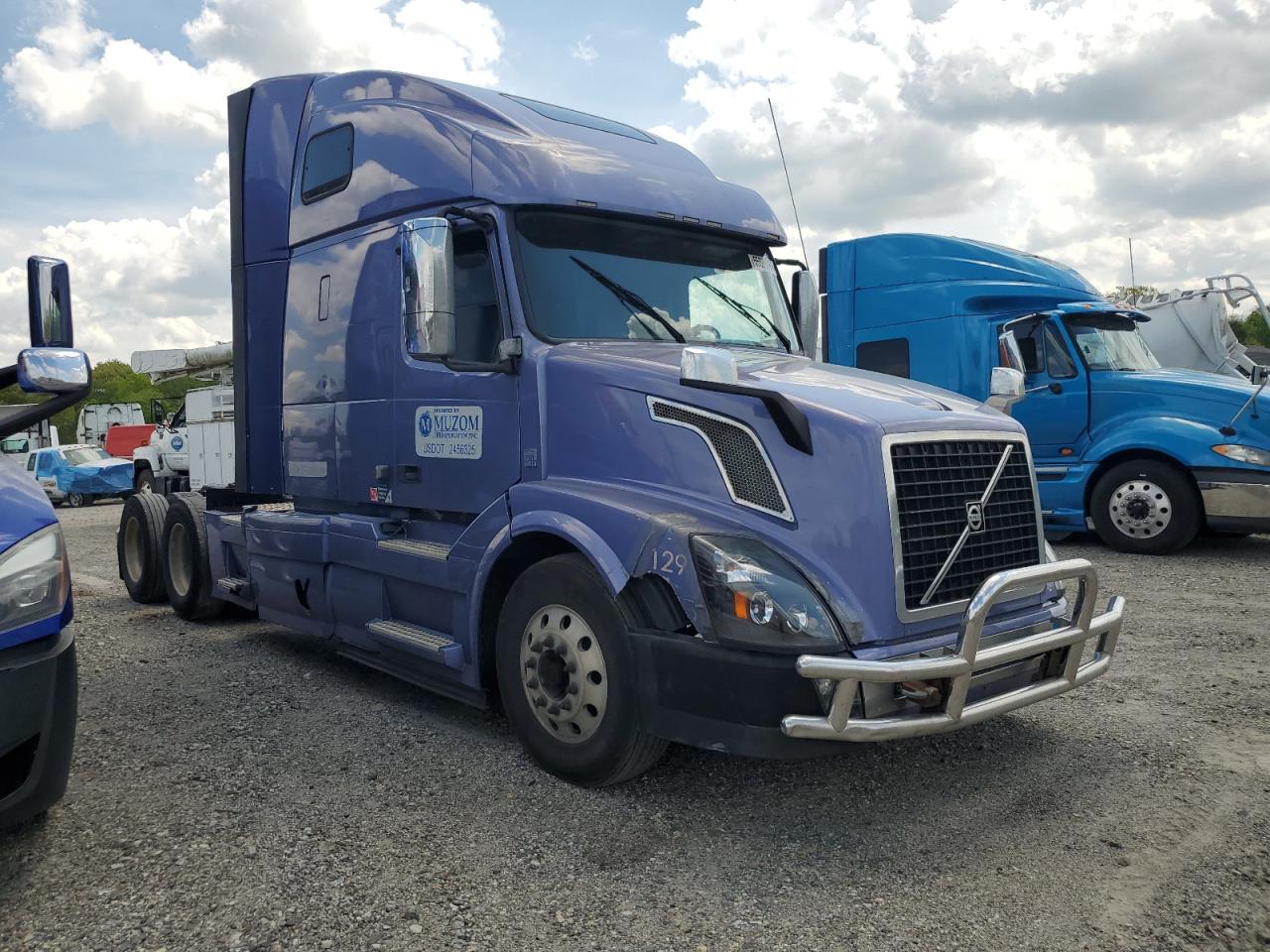 2015 Volvo Vn