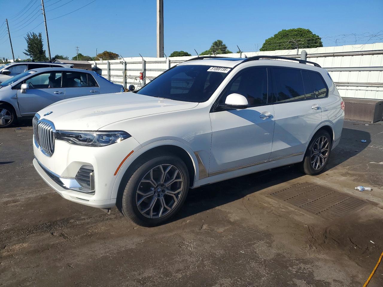 2021 BMW X7
