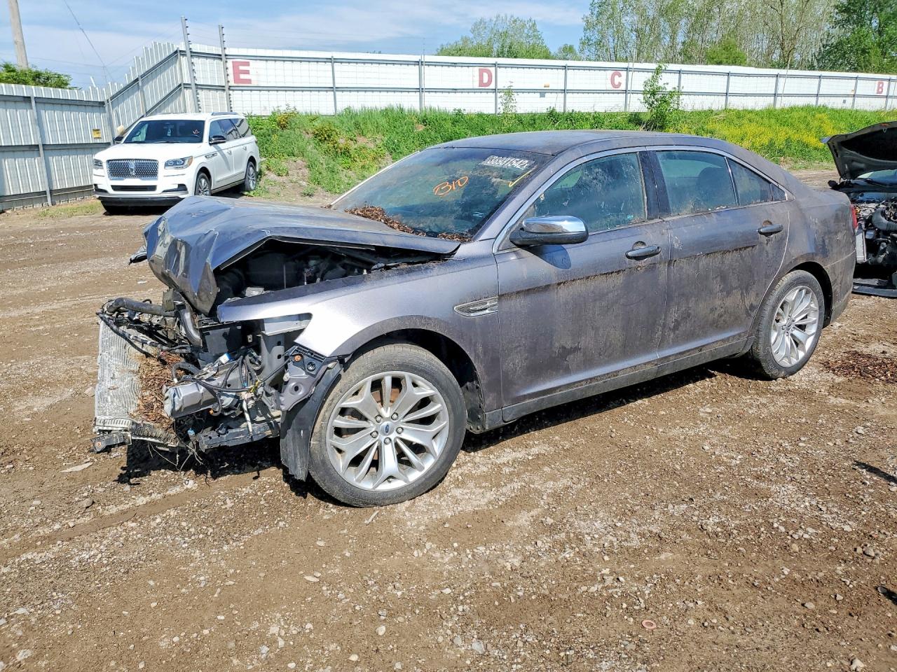 2014 Ford Taurus