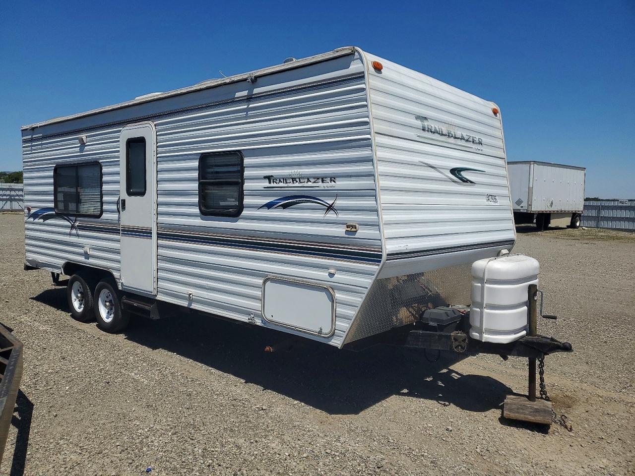 2003 Komfort Trailers