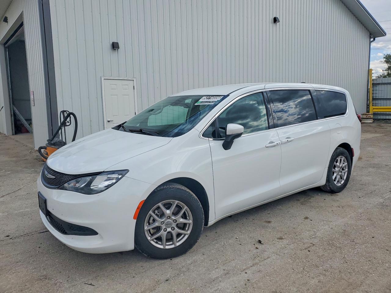 2023 Chrysler Voyager
