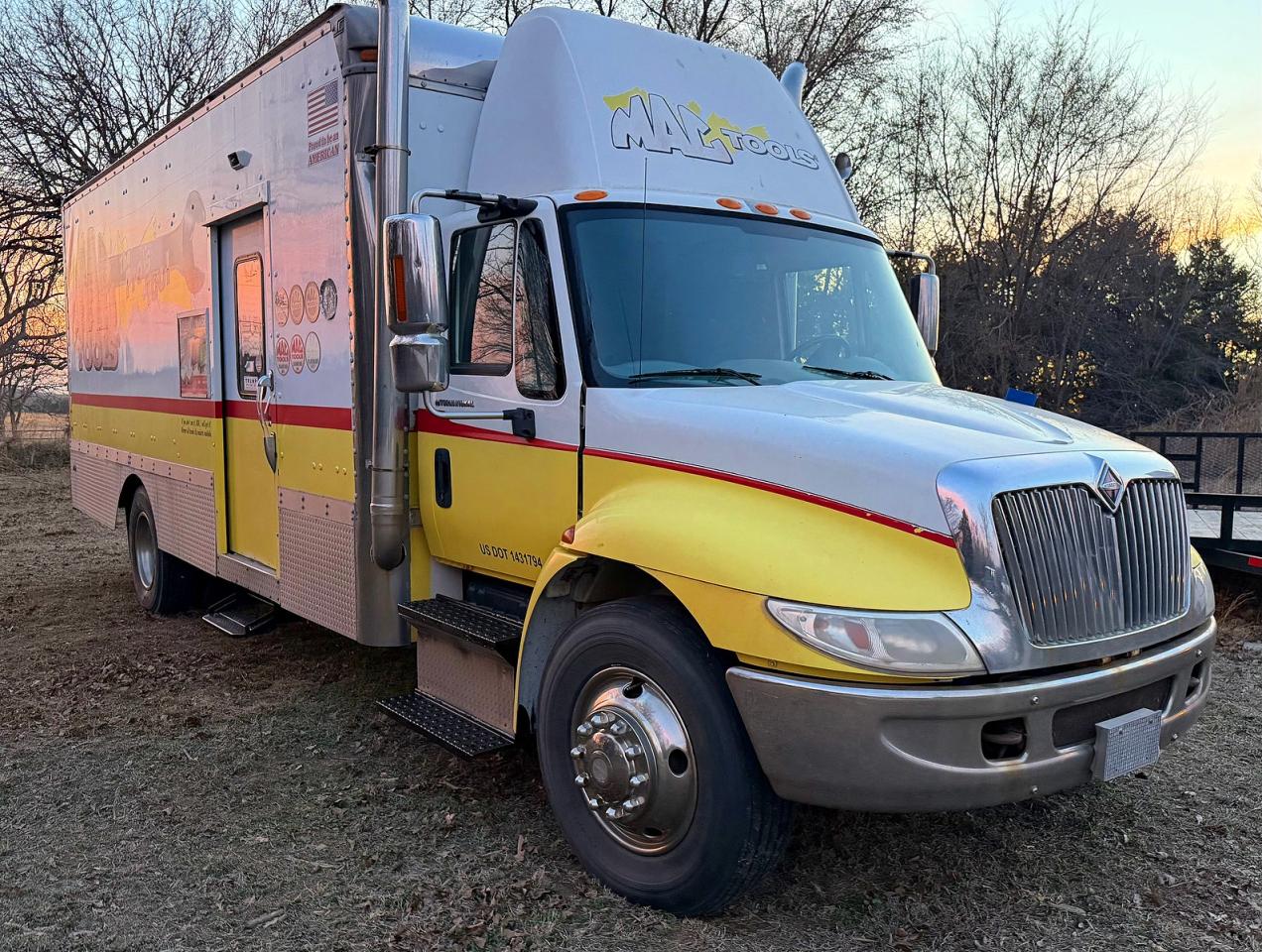 2002 International 4000-Series