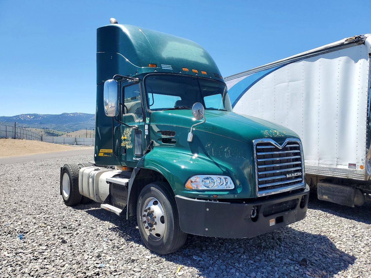 2017 Mack Cxu612