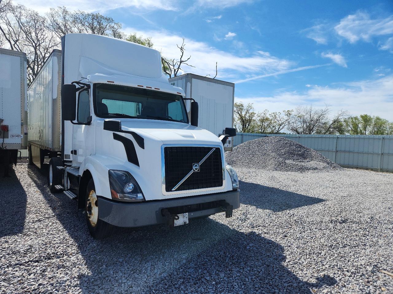 2017 Volvo VNL